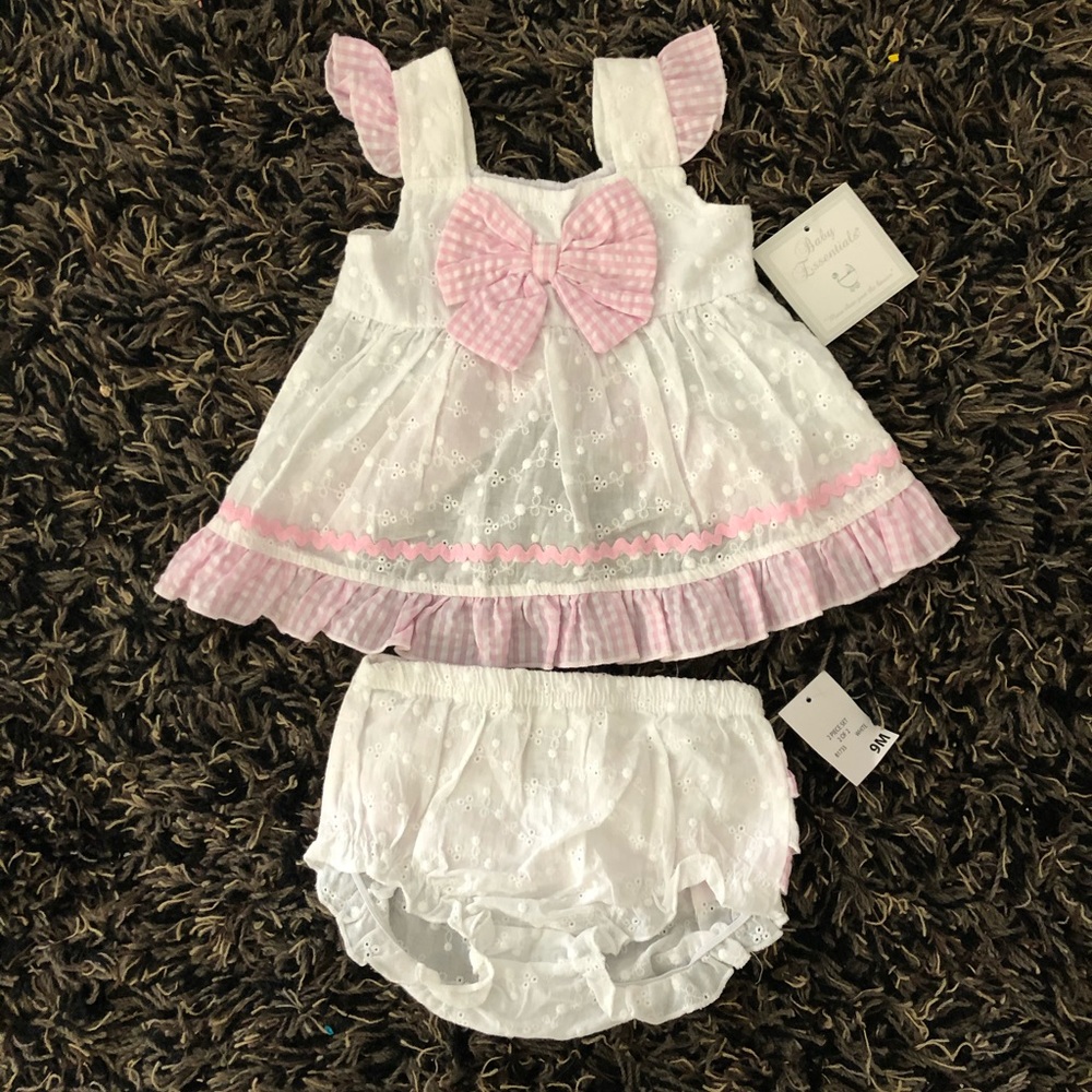Baby essentials 9m girl 2 piece set
